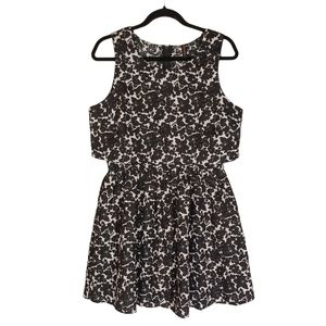 WANT AND NEED Black White Floral Print 2 Layer Split Back Sleeveless Dress XL